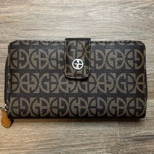 Giani Bernini Black and Brown Wallet